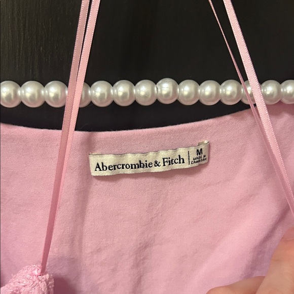 Abercrombie & Fitch Light Pink Crop Top - Picture 2 of 3